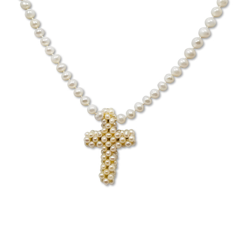 Erhabene Süsswasserperlenkette mit Perlenkreuz-Anhänger
