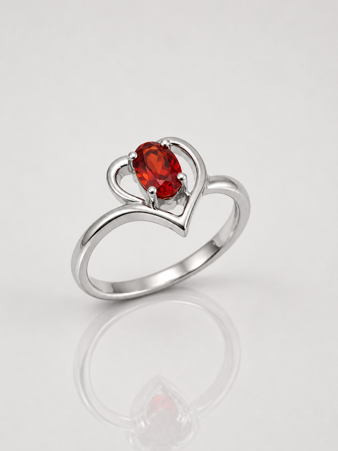 Heart of Ruby Ring aus 960 Argentium Silber mit rotem Zirkonia