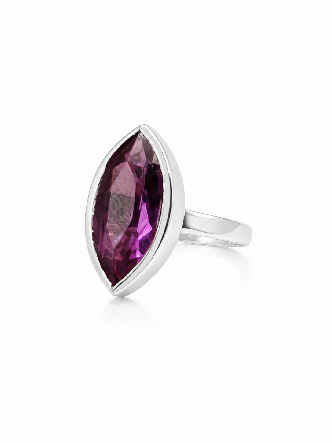 Lunaria Navette Ring – Violett