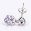 Avella Ohrstecker mit pinkem Amethyst in zartem Lavendelton, 6 mm, aus 960 Argentium Silber – Vorderansicht und offene Rückseite