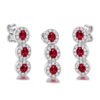 Ruby Trilogy Halo und Elegance Trio Set: Anhänger und Ohrstecker-Paar in hellem Silberweiß mit rubinroten Zirkonias