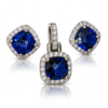 Sapphire Crownlight Halo Set aus hellem Argentium Silber: Anhänger mit besetzter Öse und ein Paar Ohrstecker mit saphirblauen Zirkonias, mit dezenter Spiegelung
